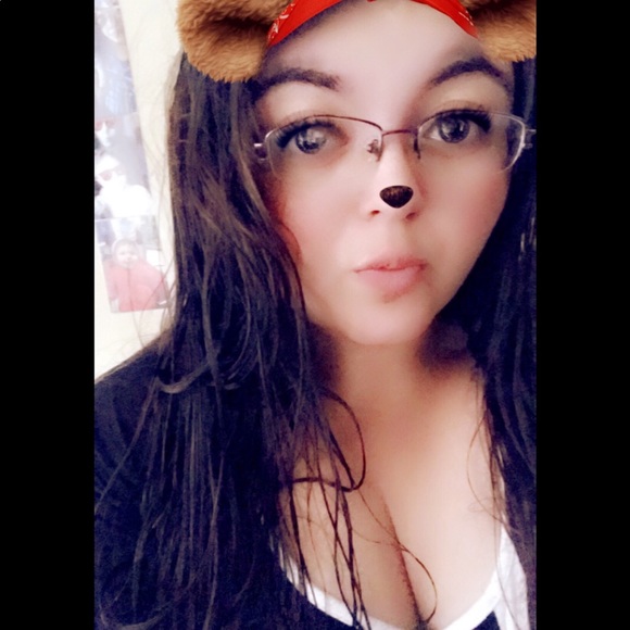 Meet your Posher, Danielle - Picture 1 of 1